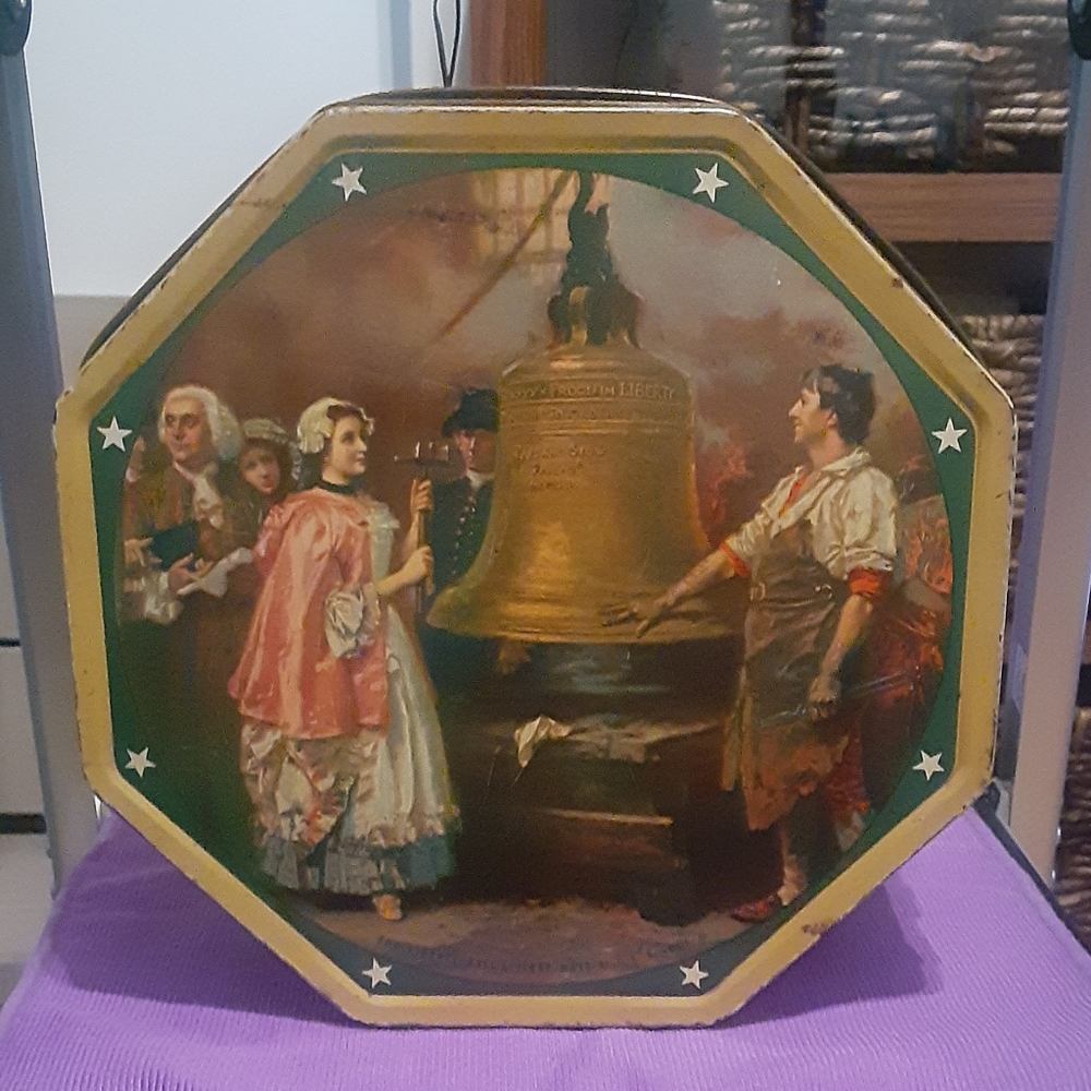 Sunshine Biscuit Tin 9" x9" x3"